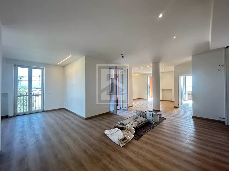 Immagine 5 di Appartamento in vendita  in Via Scuole a Desenzano Del Garda