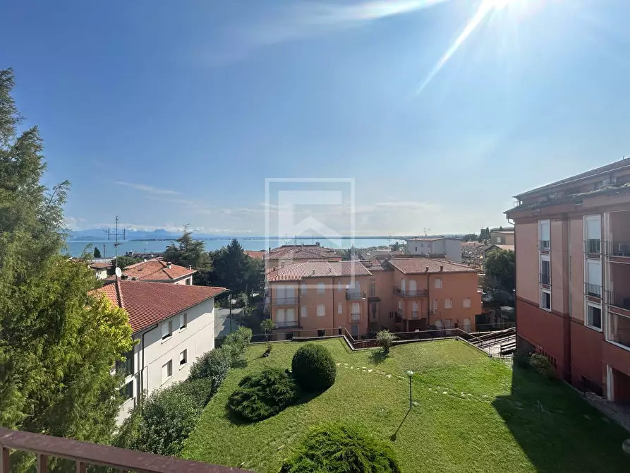 Immagine 4 di Appartamento in vendita  in Via Scuole a Desenzano Del Garda