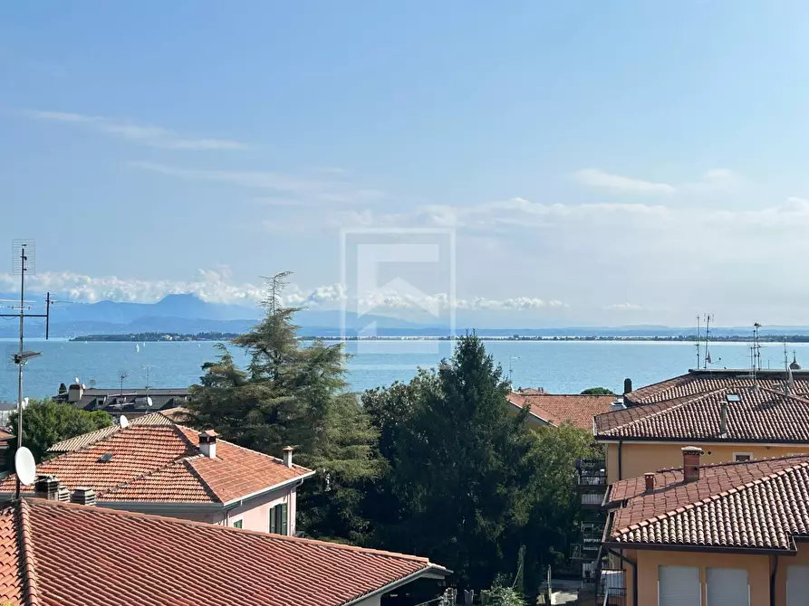 Immagine 10 di Appartamento in vendita  in Via Scuole a Desenzano Del Garda