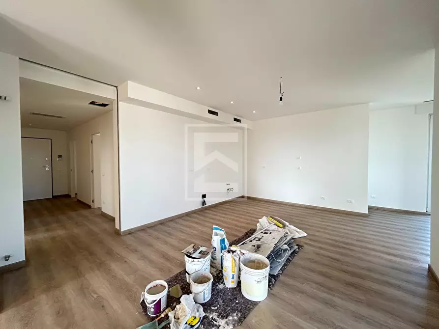 Immagine 11 di Appartamento in vendita  in Via Scuole a Desenzano Del Garda