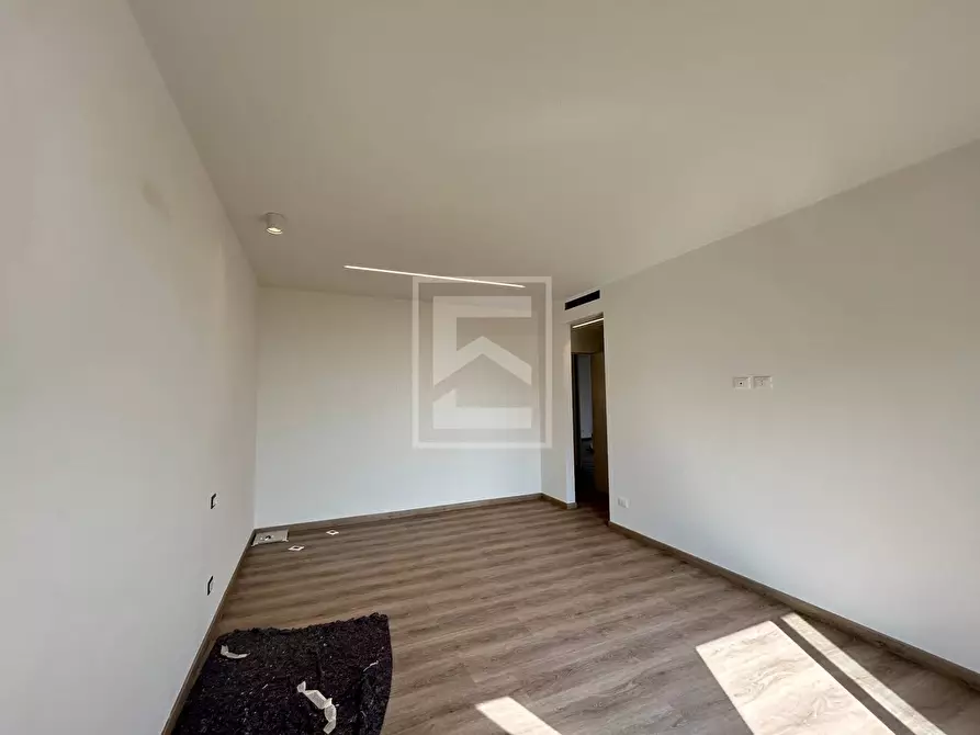 Immagine 12 di Appartamento in vendita  in Via Scuole a Desenzano Del Garda