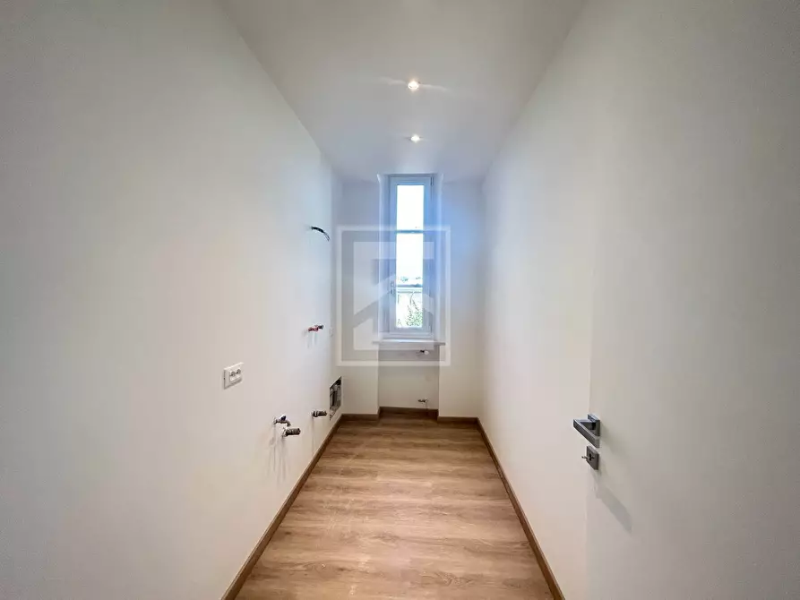 Immagine 17 di Appartamento in vendita  in Via Scuole a Desenzano Del Garda