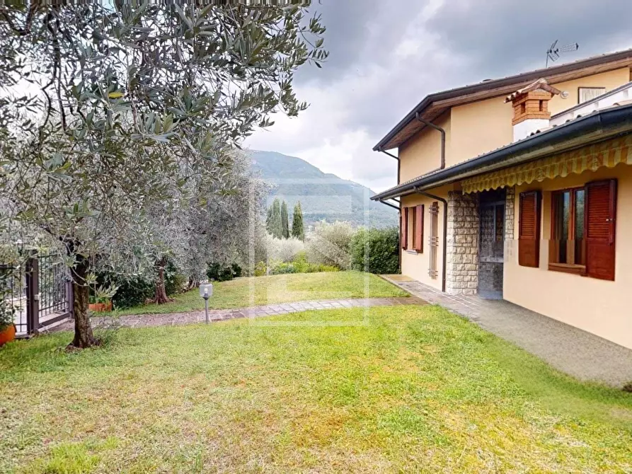 Immagine 3 di Villa in vendita  in Via degli Olivi a Gavardo