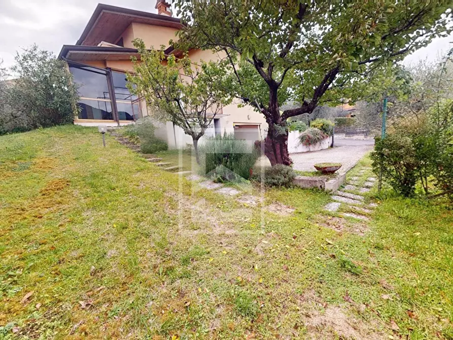 Immagine 9 di Villa in vendita  in Via degli Olivi a Gavardo