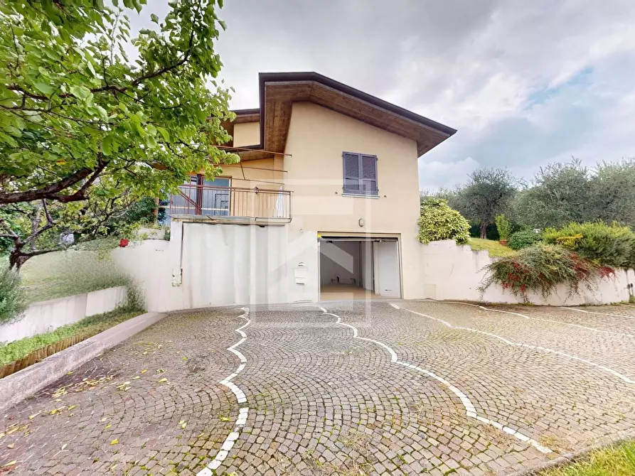 Immagine 10 di Villa in vendita  in Via degli Olivi a Gavardo