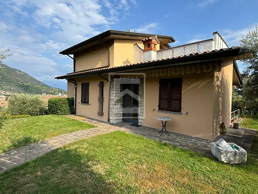 Immagine 4 di Villa in vendita  in Via degli Olivi a Gavardo