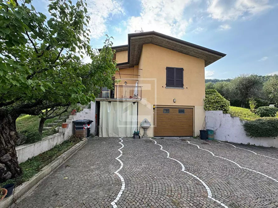 Immagine 12 di Villa in vendita  in Via degli Olivi a Gavardo