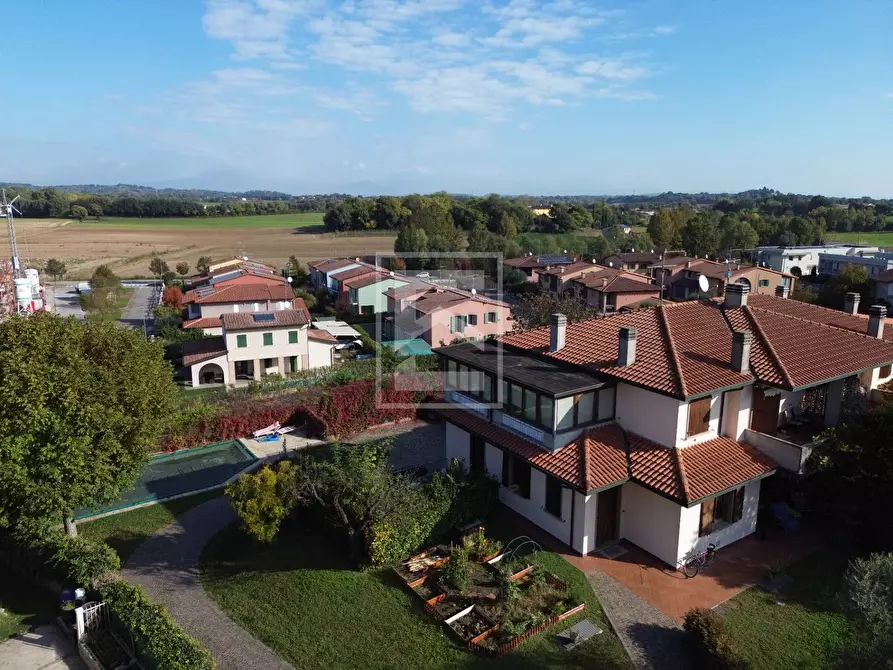 Immagine 1 di Casa semindipendente in vendita  in VIALE RISORGIMENTO 107 a Volta Mantovana