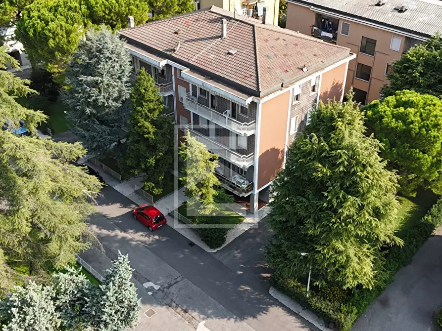 Immagine 1 di Appartamento in vendita  in Via Visconti snc a Desenzano Del Garda