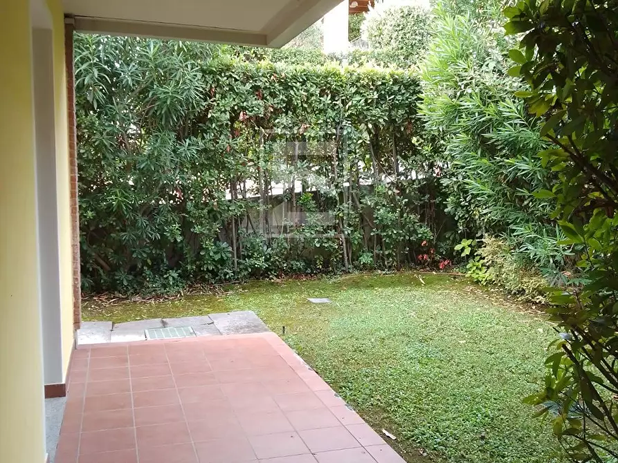 Immagine 13 di Appartamento in affitto  in Via Mazzini 1 a Padenghe Sul Garda