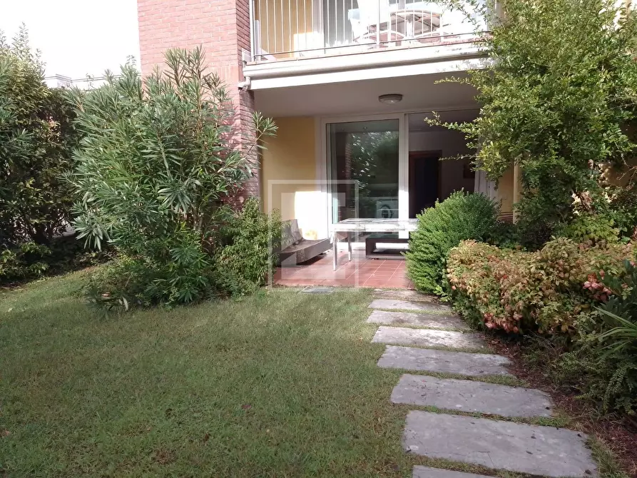 Immagine 1 di Appartamento in affitto  in Via Mazzini 1 a Padenghe Sul Garda