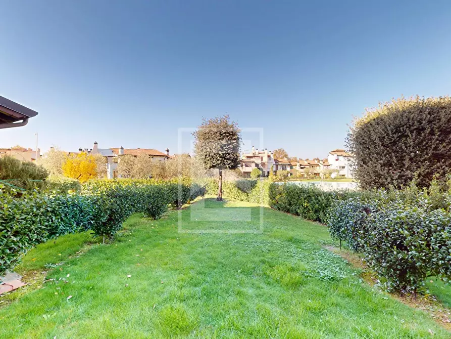Immagine 3 di Appartamento in vendita  in Località Sermana 1 a Peschiera Del Garda