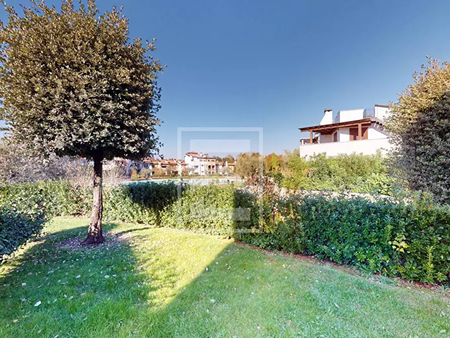 Immagine 4 di Appartamento in vendita  in Località Sermana 1 a Peschiera Del Garda