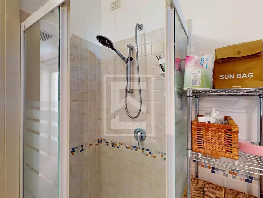 Immagine 19 di Appartamento in vendita  in Località Sermana 1 a Peschiera Del Garda