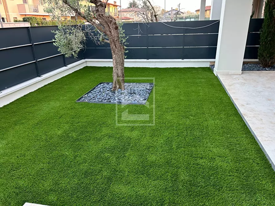 Immagine 9 di Casa semindipendente in vendita  in via Ungaretti sn a Puegnago Sul Garda