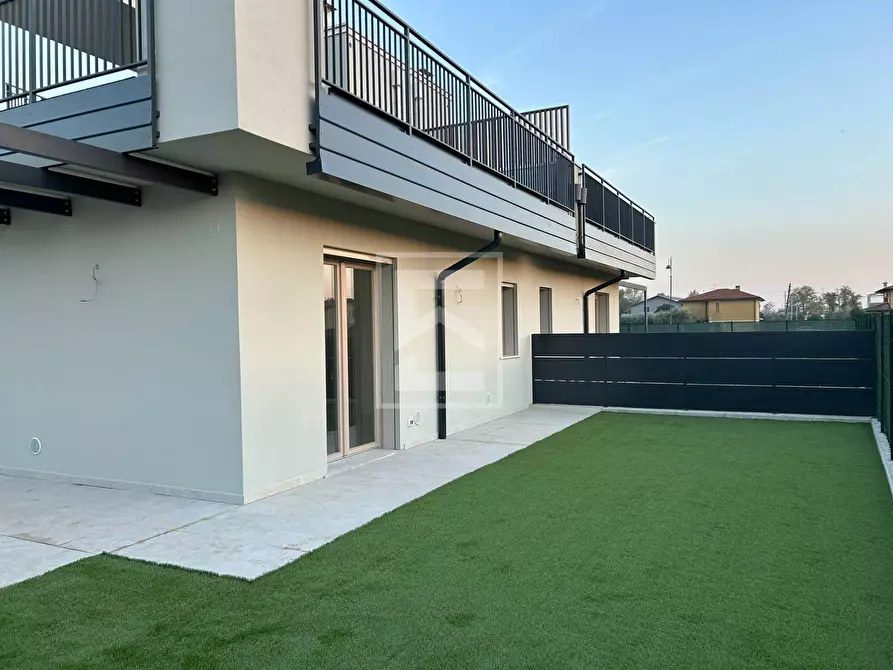 Immagine 17 di Casa semindipendente in vendita  in via Ungaretti sn a Puegnago Sul Garda