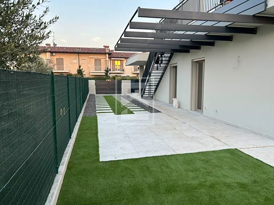 Immagine 18 di Casa semindipendente in vendita  in via Ungaretti sn a Puegnago Sul Garda