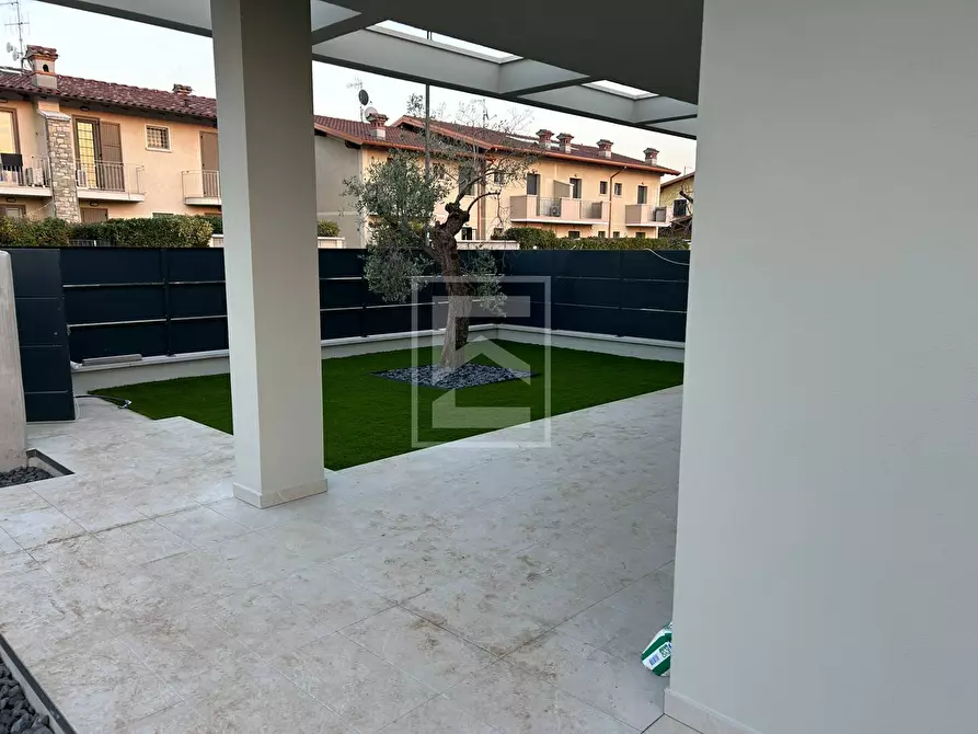 Immagine 15 di Casa semindipendente in vendita  in via Ungaretti sn a Puegnago Sul Garda