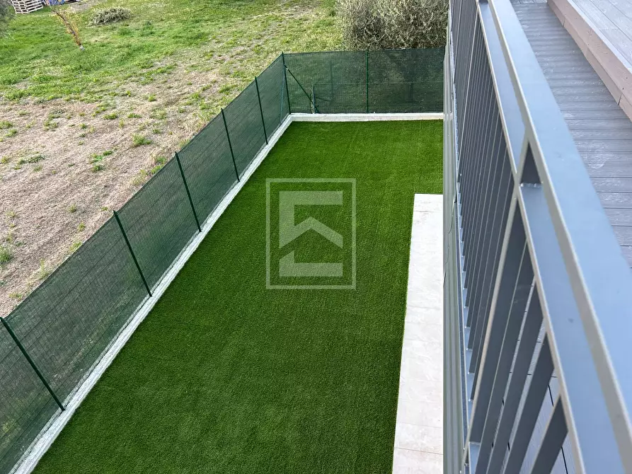 Immagine 19 di Casa semindipendente in vendita  in via Ungaretti sn a Puegnago Sul Garda