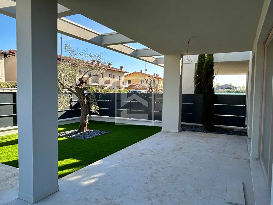 Immagine 16 di Casa semindipendente in vendita  in via Ungaretti sn a Puegnago Sul Garda