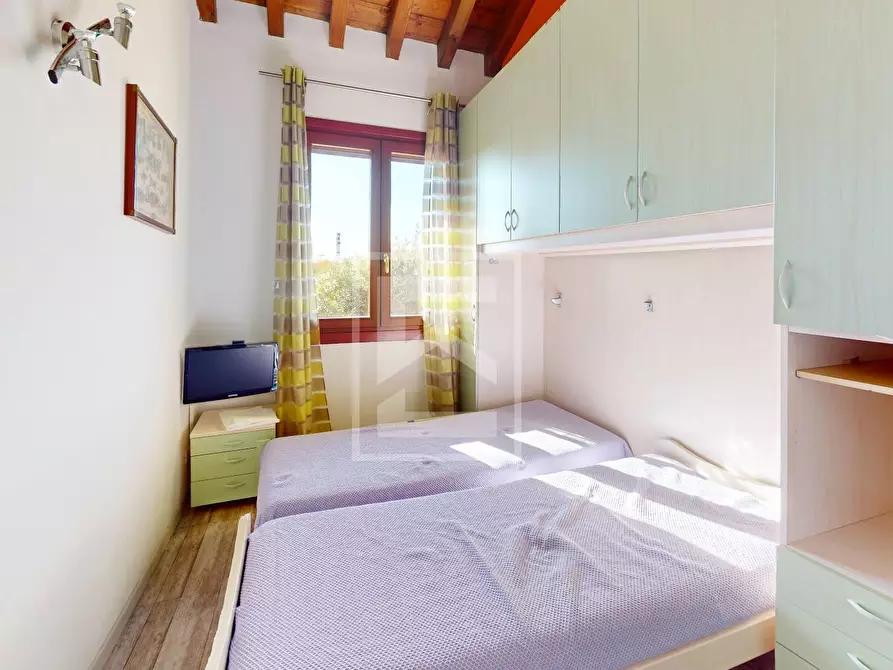 Immagine 17 di Appartamento in vendita  in Località Sermana 1 a Peschiera Del Garda