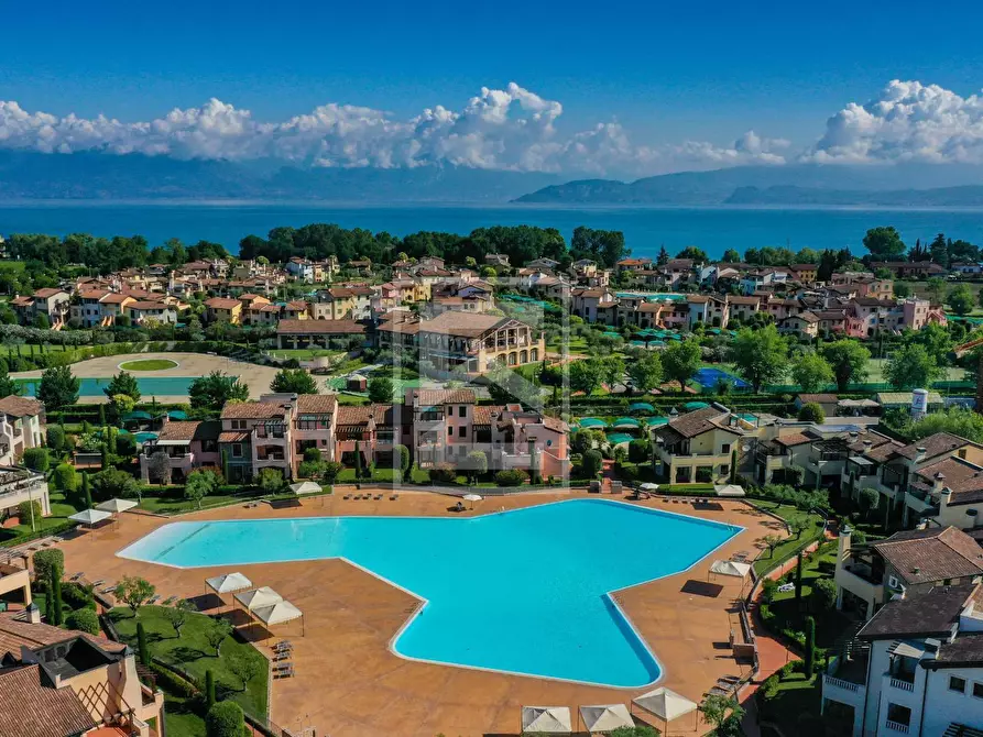 Immagine 23 di Appartamento in vendita  in Località Sermana 1 a Peschiera Del Garda