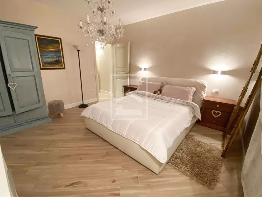 Immagine 22 di Appartamento in vendita  in Viale Agello a Desenzano Del Garda