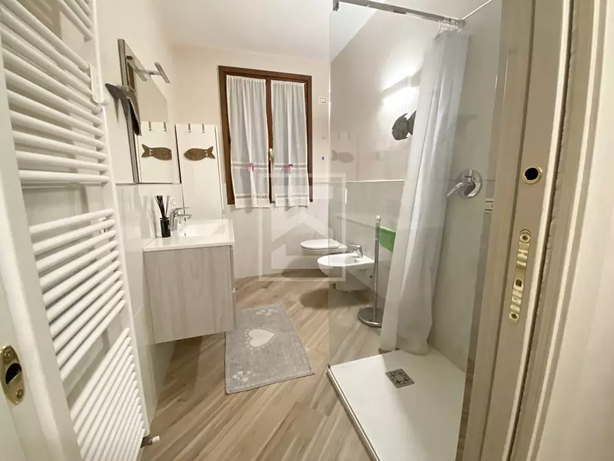 Immagine 28 di Appartamento in vendita  in Viale Agello a Desenzano Del Garda