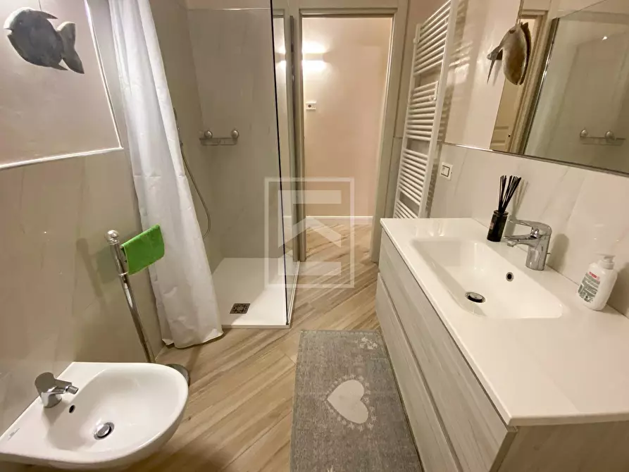 Immagine 33 di Appartamento in vendita  in Viale Agello a Desenzano Del Garda