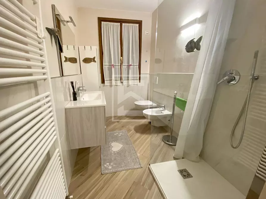 Immagine 34 di Appartamento in vendita  in Viale Agello a Desenzano Del Garda