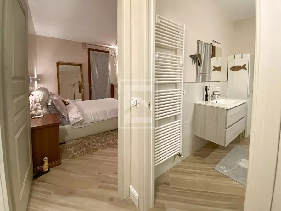 Immagine 36 di Appartamento in vendita  in Viale Agello a Desenzano Del Garda