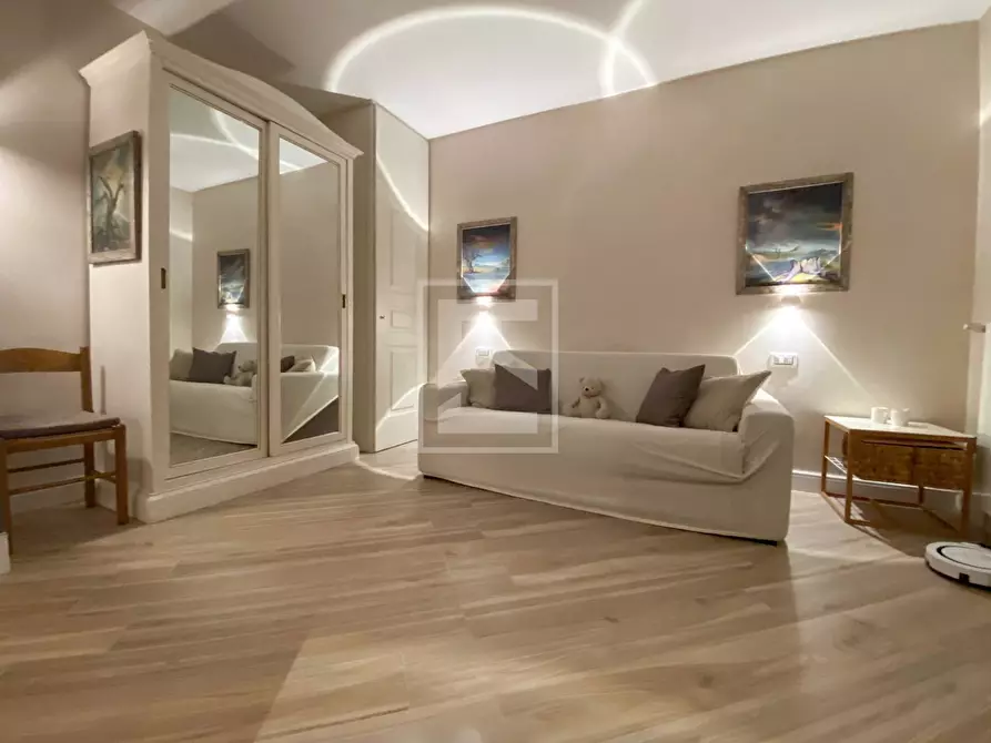 Immagine 39 di Appartamento in vendita  in Viale Agello a Desenzano Del Garda