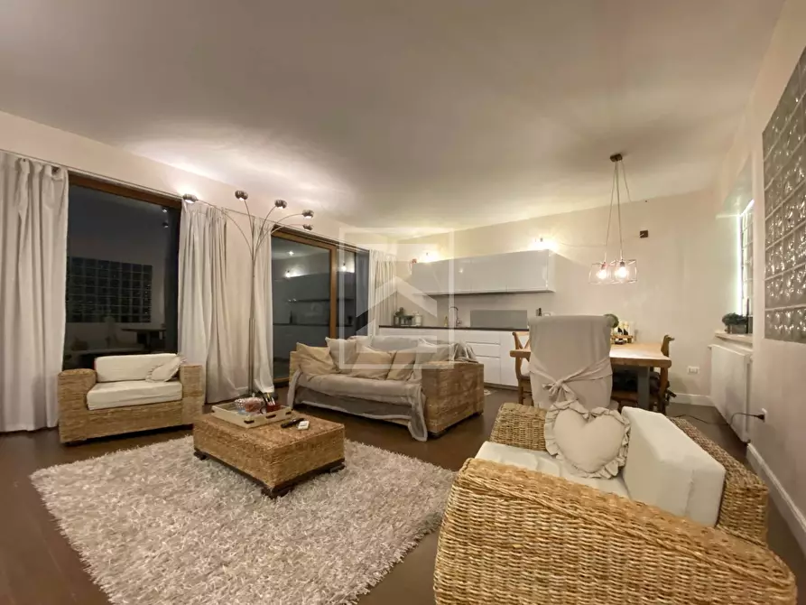 Immagine 5 di Appartamento in vendita  in Viale Agello a Desenzano Del Garda