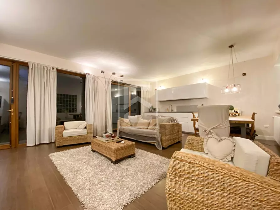 Immagine 8 di Appartamento in vendita  in Viale Agello a Desenzano Del Garda