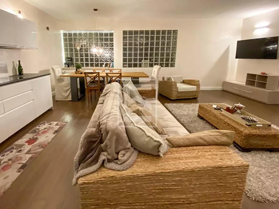 Immagine 15 di Appartamento in vendita  in Viale Agello a Desenzano Del Garda