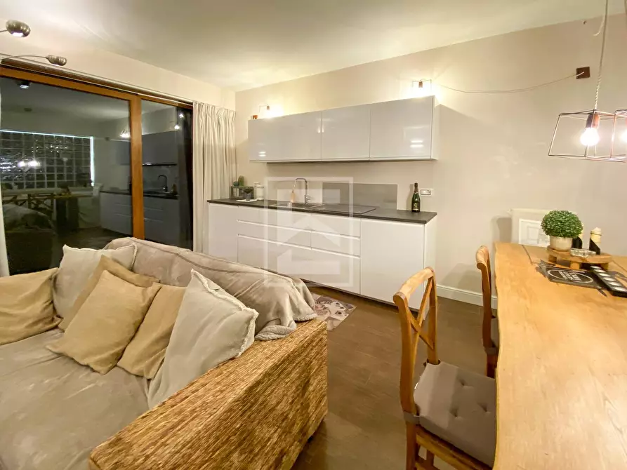 Immagine 17 di Appartamento in vendita  in Viale Agello a Desenzano Del Garda