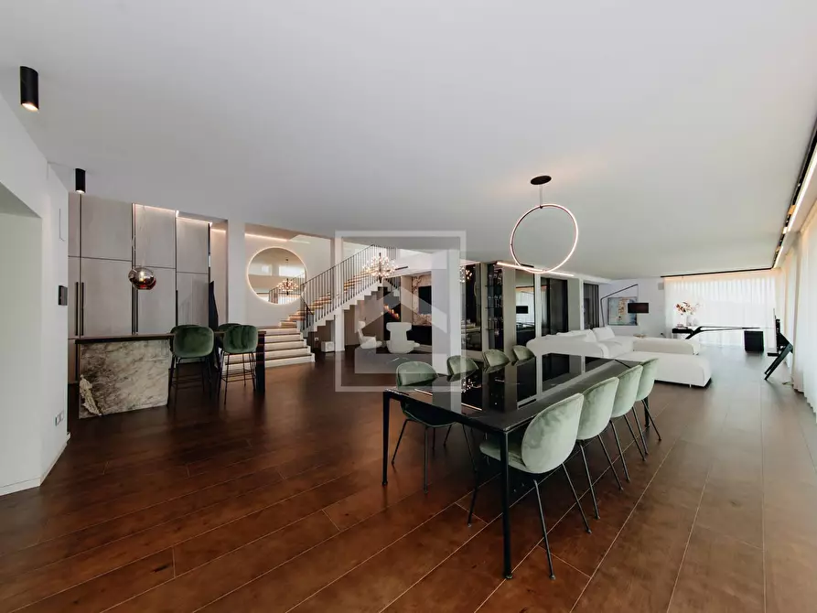 Immagine 5 di Villa in vendita  in Via San Rocco a Padenghe Sul Garda