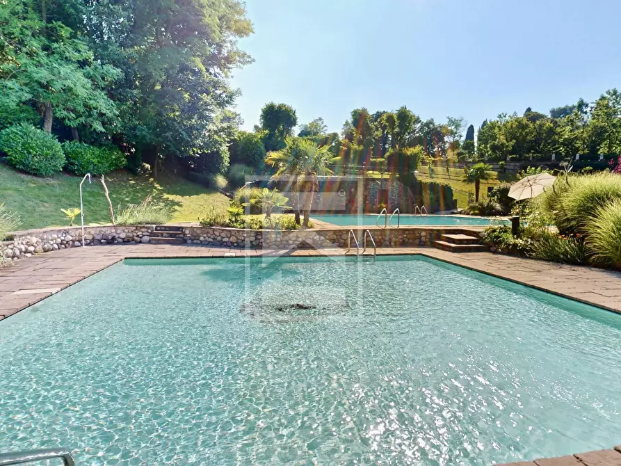 Immagine 5 di Appartamento in vendita  in via Andreis a Desenzano Del Garda