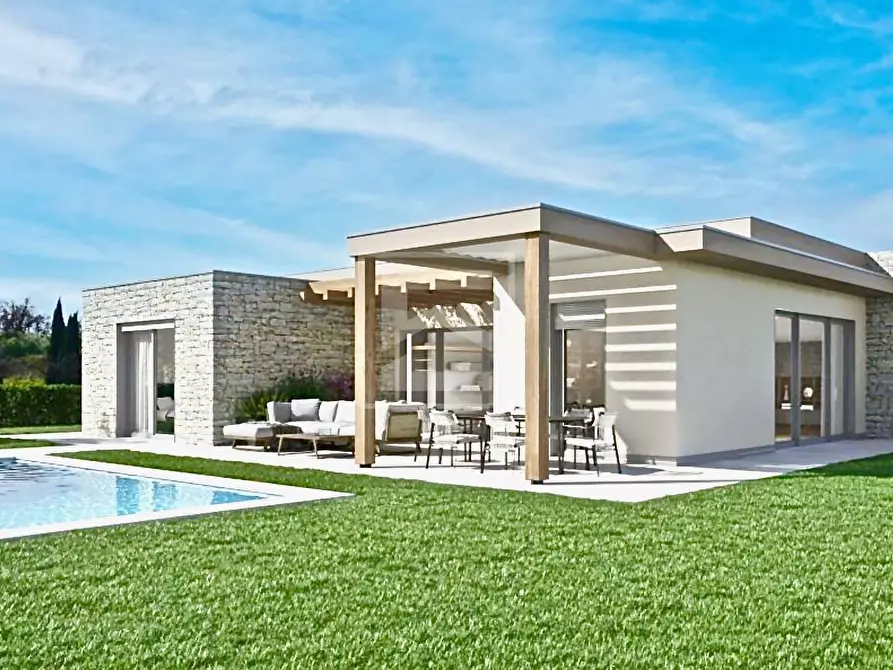 Immagine 15 di Villa in vendita  in Via San Pietro a Desenzano Del Garda