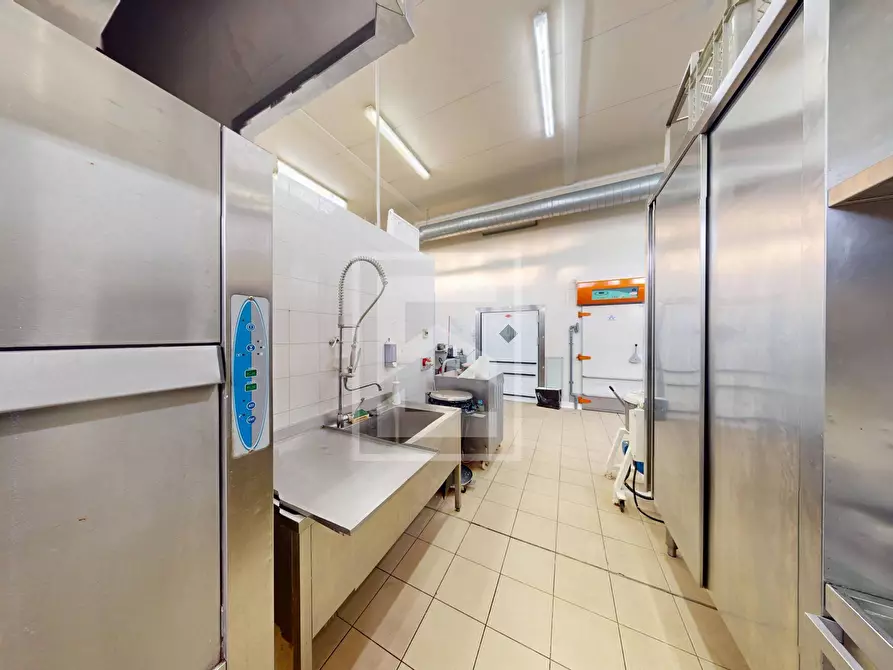 Immagine 5 di Attività commerciale in vendita  in VIA NAZIONALE 64B a Puegnago Sul Garda