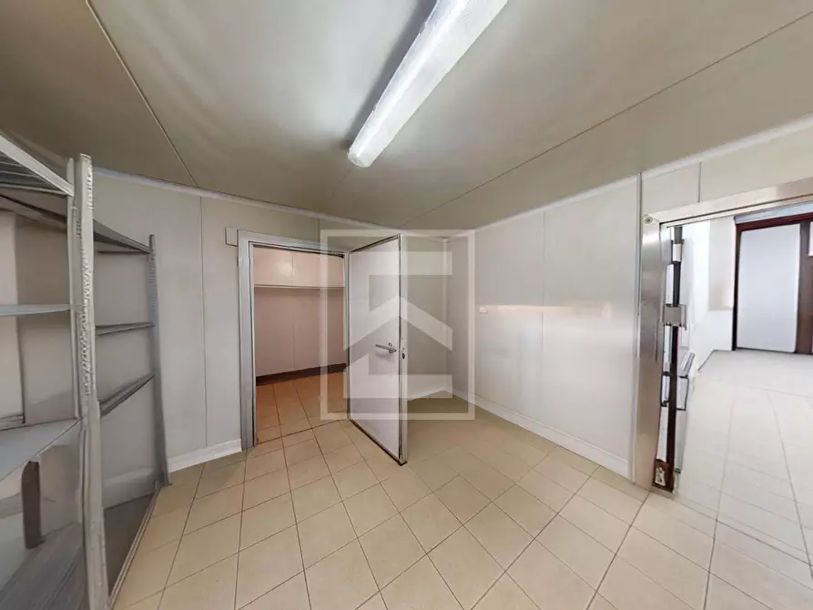 Immagine 9 di Attività commerciale in vendita  in VIA NAZIONALE 64B a Puegnago Sul Garda