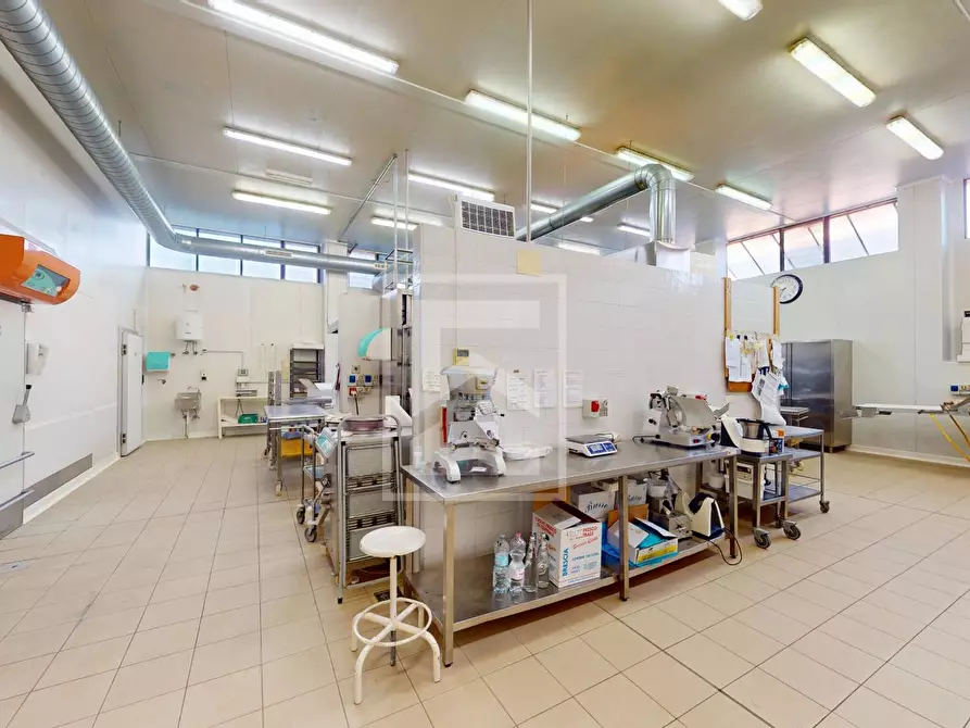 Immagine 6 di Attività commerciale in vendita  in VIA NAZIONALE 64B a Puegnago Sul Garda