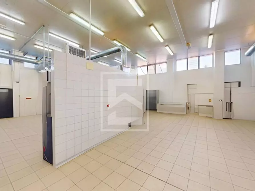 Immagine 7 di Attività commerciale in vendita  in VIA NAZIONALE 64B a Puegnago Sul Garda