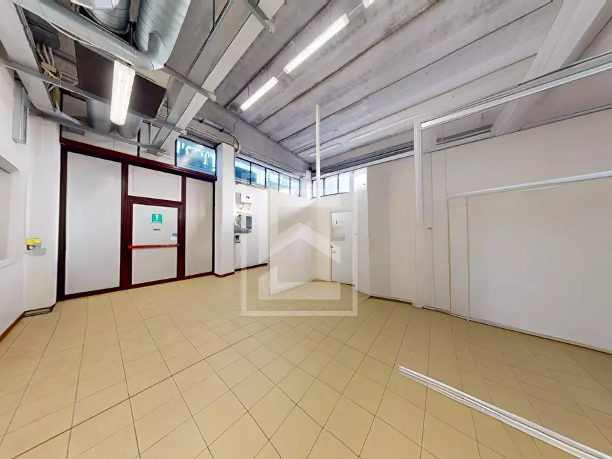 Immagine 15 di Attività commerciale in vendita  in VIA NAZIONALE 64B a Puegnago Sul Garda