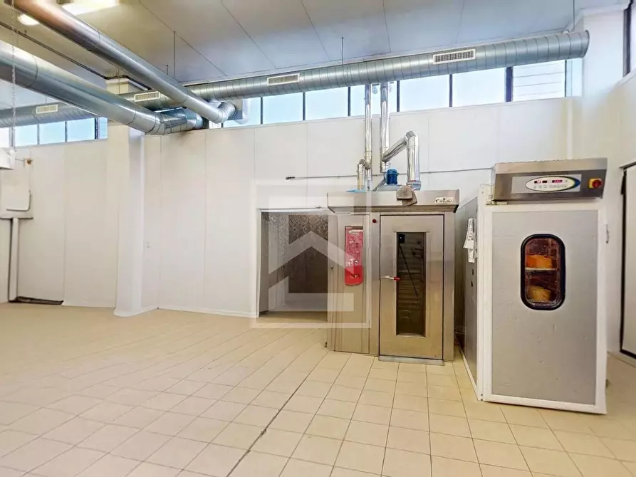 Immagine 4 di Attività commerciale in vendita  in VIA NAZIONALE 64B a Puegnago Sul Garda