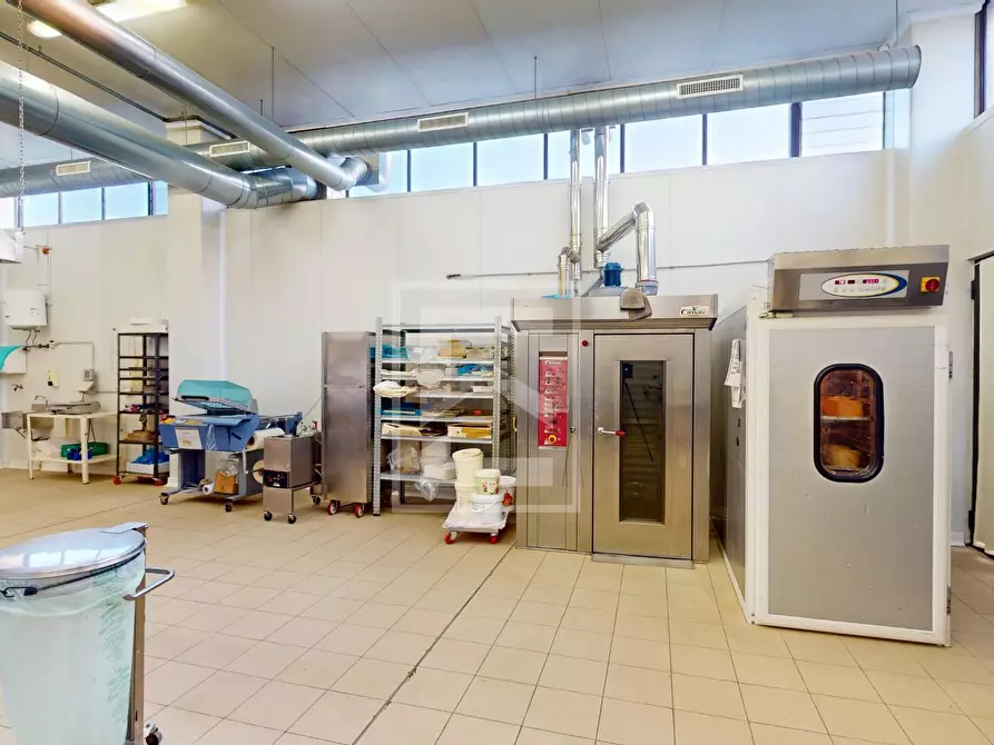 Immagine 3 di Attività commerciale in vendita  in VIA NAZIONALE 64B a Puegnago Sul Garda