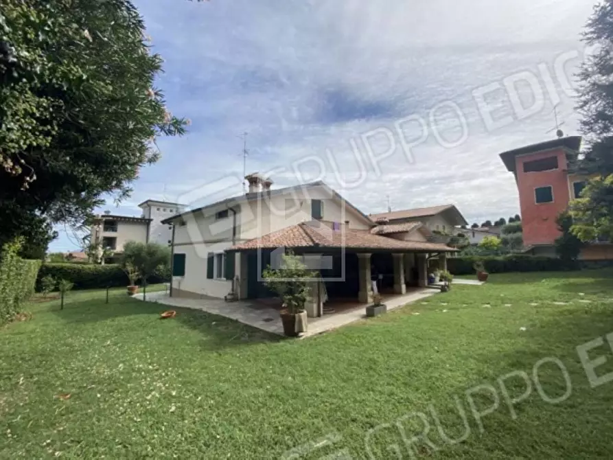 Immagine 4 di Villa in vendita  in Via Puccini 7 a Desenzano Del Garda