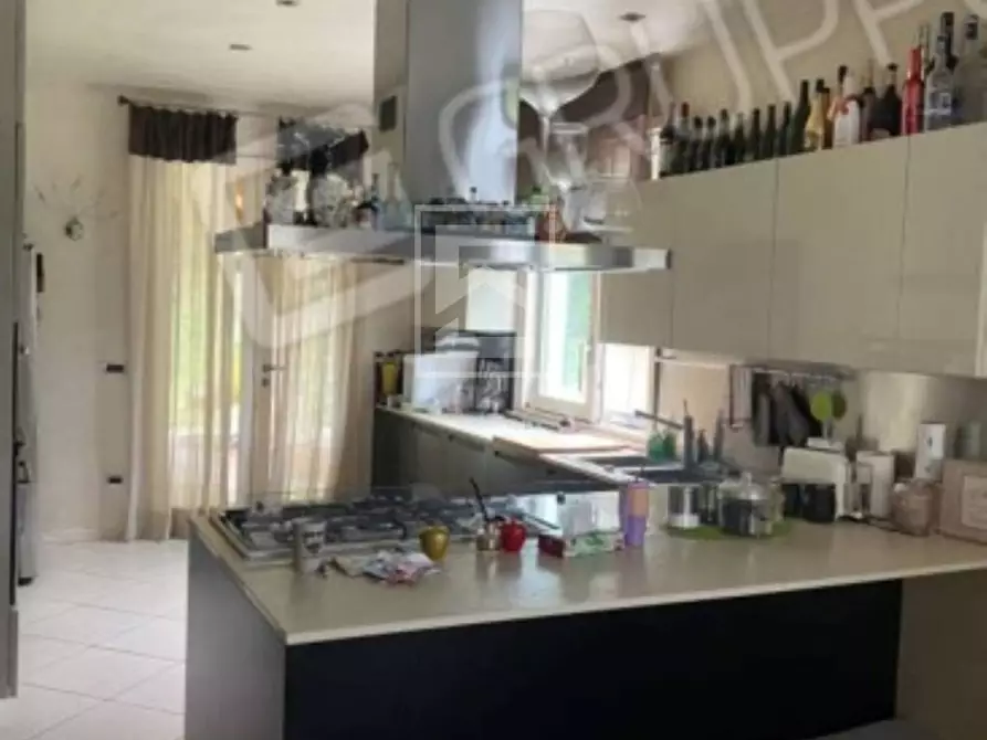 Immagine 6 di Villa in vendita  in Via Puccini 7 a Desenzano Del Garda