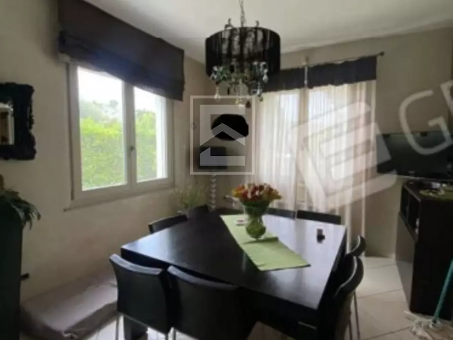 Immagine 7 di Villa in vendita  in Via Puccini 7 a Desenzano Del Garda