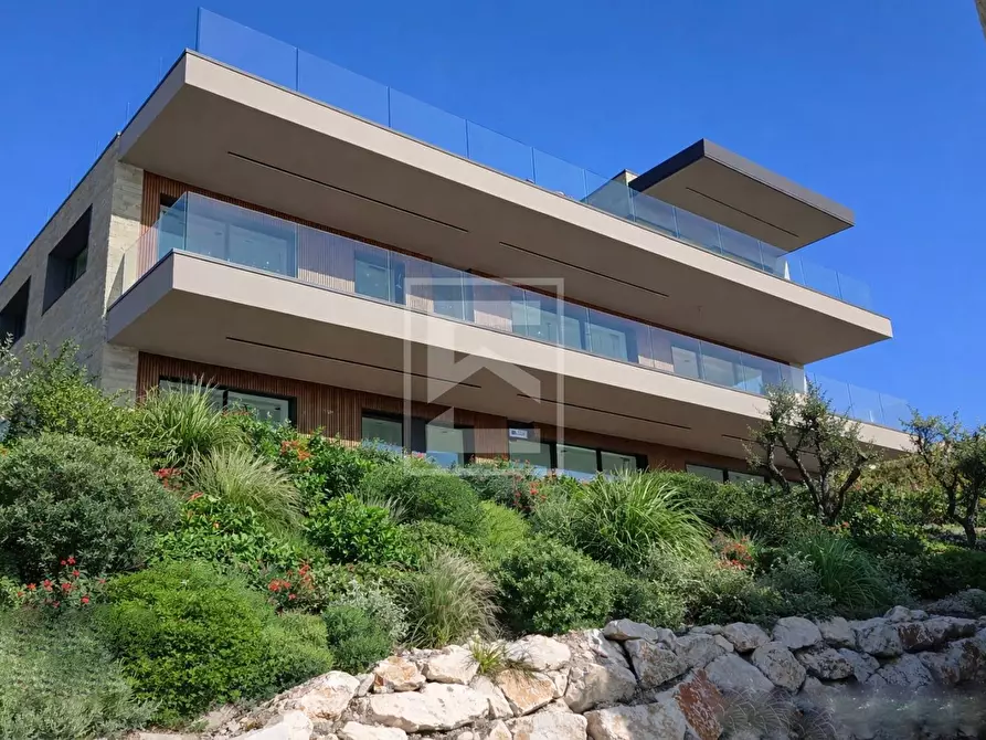 Immagine 1 di Attico in vendita  in via Montemaderno a Toscolano-Maderno